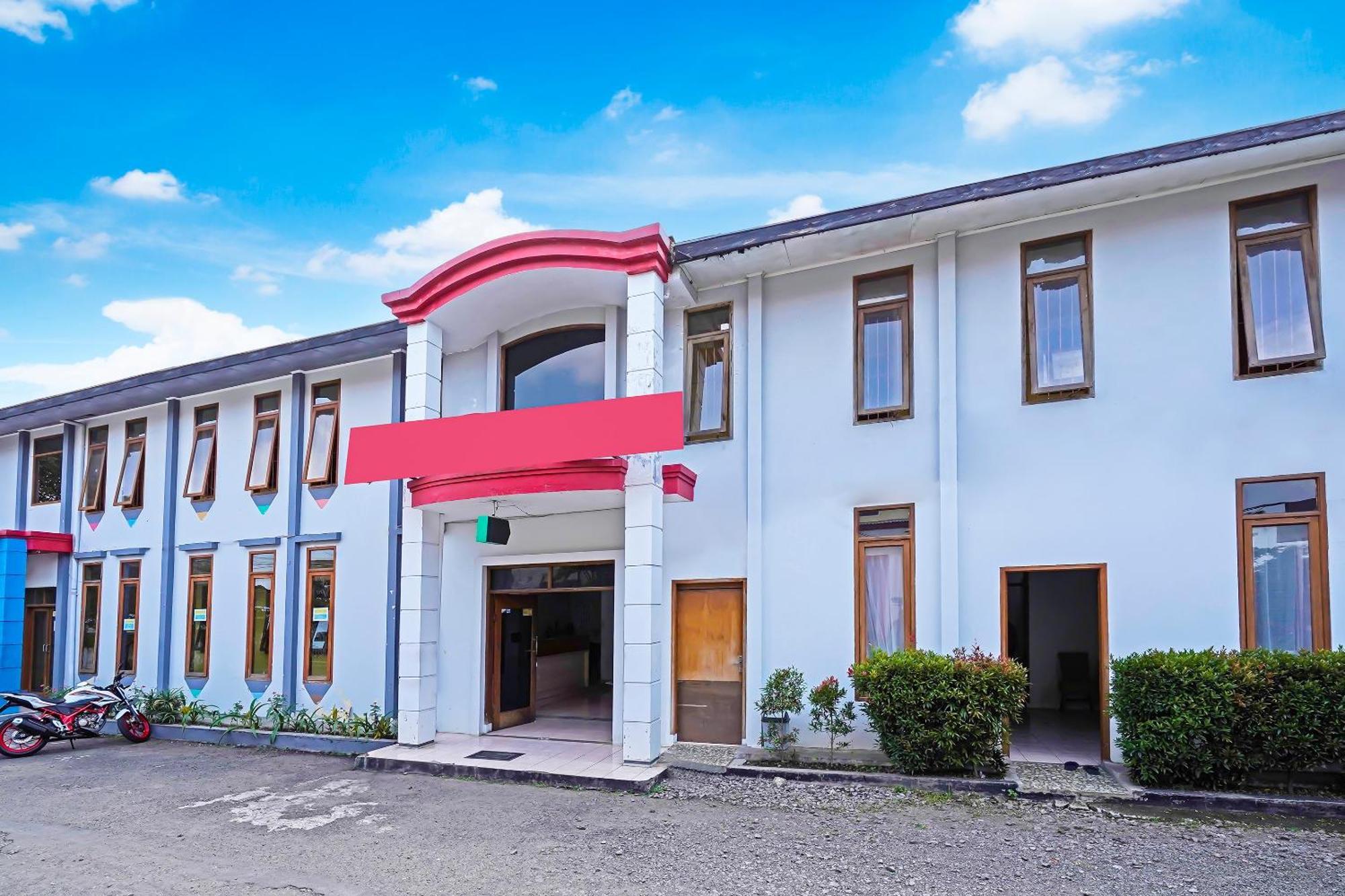Oyo Life 92835 Maya Adipuri 2* Bandung